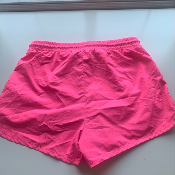 Athletic shorts - Picture 2 of 3